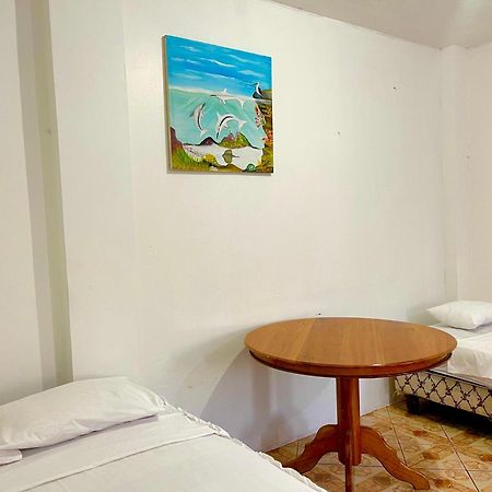 Отель Hostal Vista Al Mar Пуэрто-Бакерисо-Морено Экстерьер фото