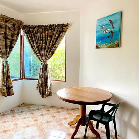 Отель Hostal Vista Al Mar Пуэрто-Бакерисо-Морено Экстерьер фото