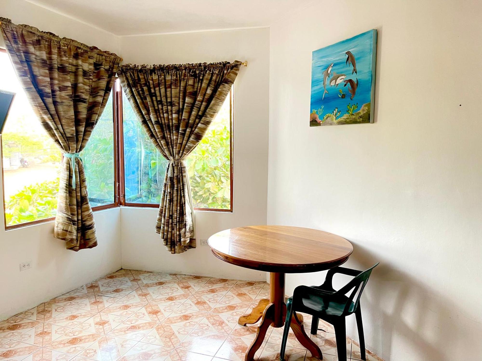 Отель Hostal Vista Al Mar Пуэрто-Бакерисо-Морено Экстерьер фото