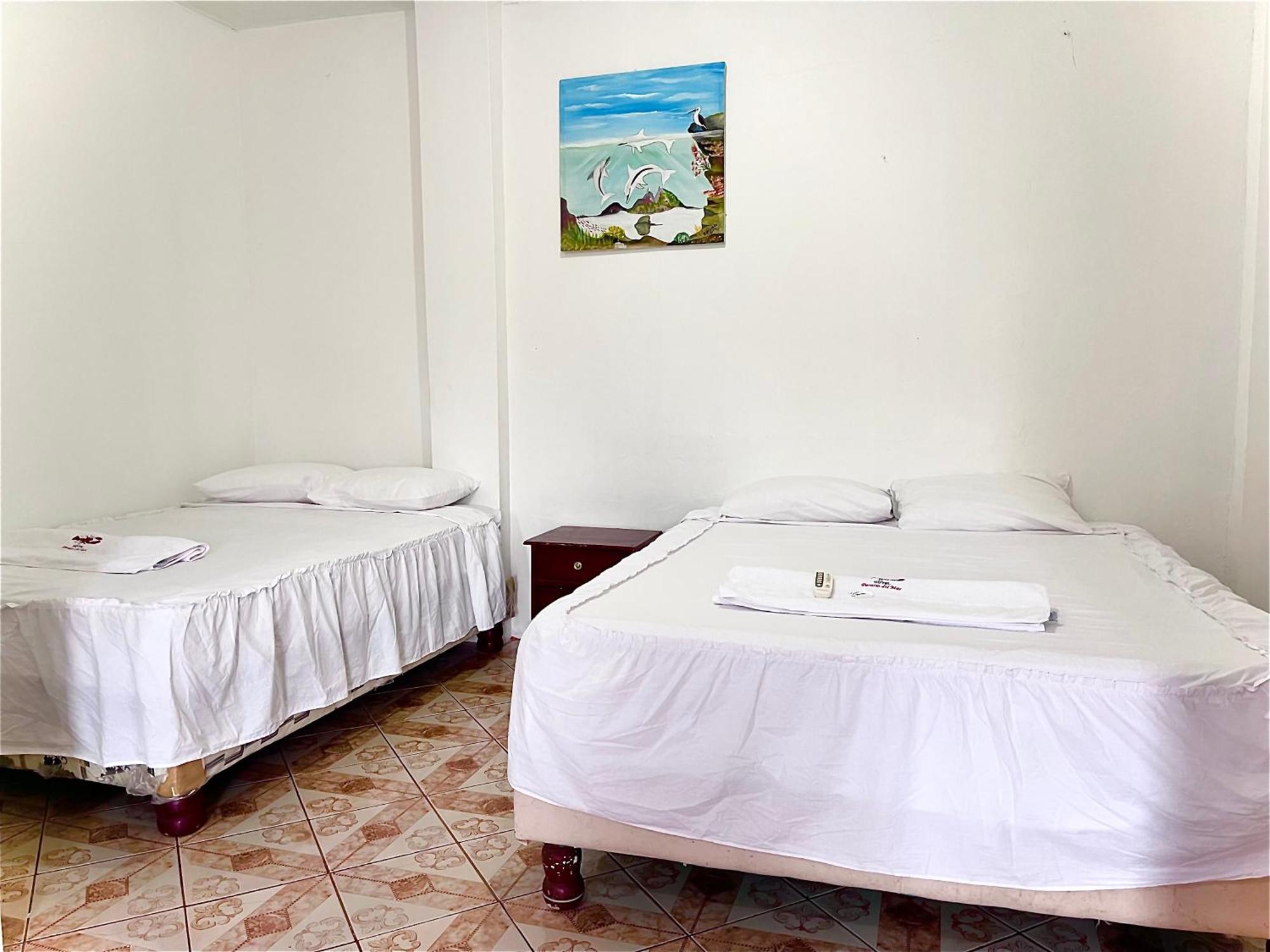 Отель Hostal Vista Al Mar Пуэрто-Бакерисо-Морено Экстерьер фото